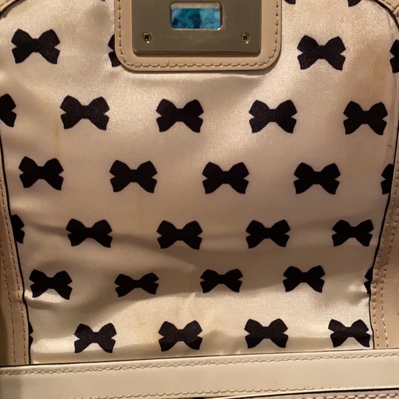 Kate Spade Scalloped Crossbody - Picture 10 of 10